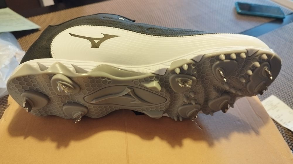 Бейзболни обувки(цинтове) Mizuno 45 номер