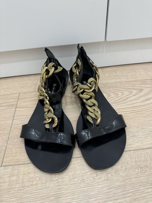 Сандали черные