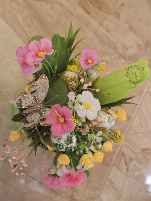 Цветни декоративни кашпи