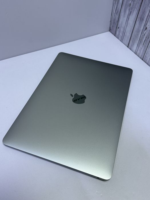 MacBook Air 2020 m1 / ст430045