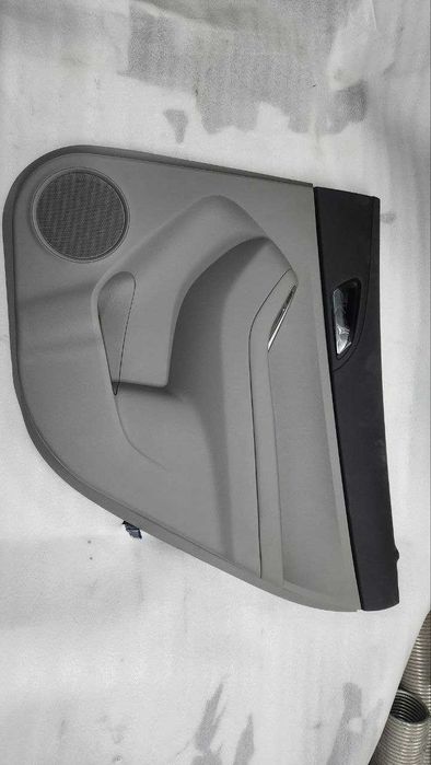 Дверная обшивка Шевроле Орландо. С кнопками в сборе.Новая