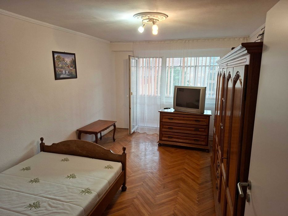 Persoana fizica, inchiriez apartament cu 3 camere, zona Centru, situat in Alba Iulia