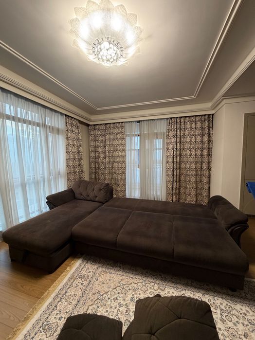 Угловой диван для гостиной