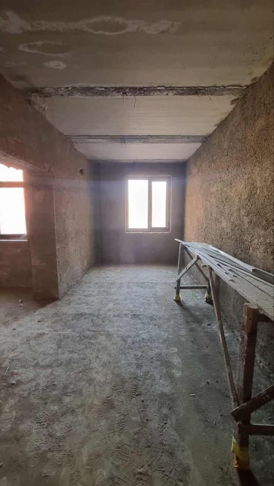 Продаётся 3х ком.я коробка СКВОЗНАЯ,  без ГЛУХИХ,  на 3м эт.в Элитной