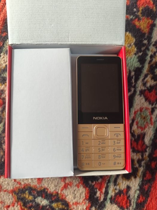 Продам кнопочный телефон