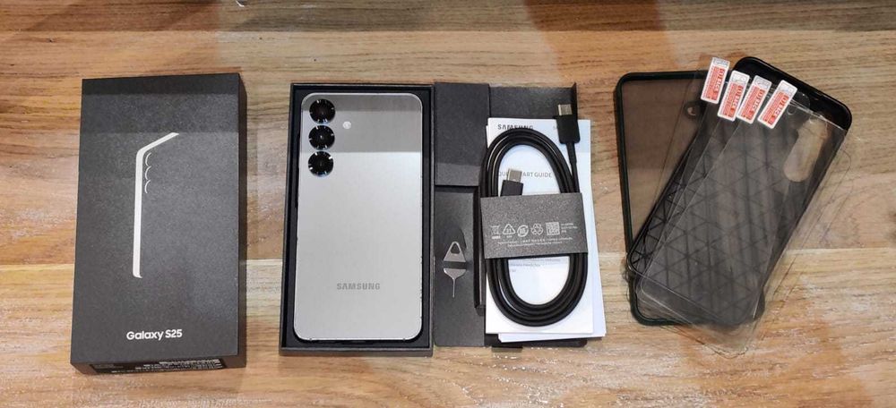 Samsung Galaxy S25 5G Fullbox Neverlocked în garanție