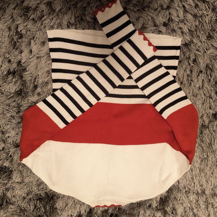 Bluza Zara, S, se potrivește și M, ca nouă