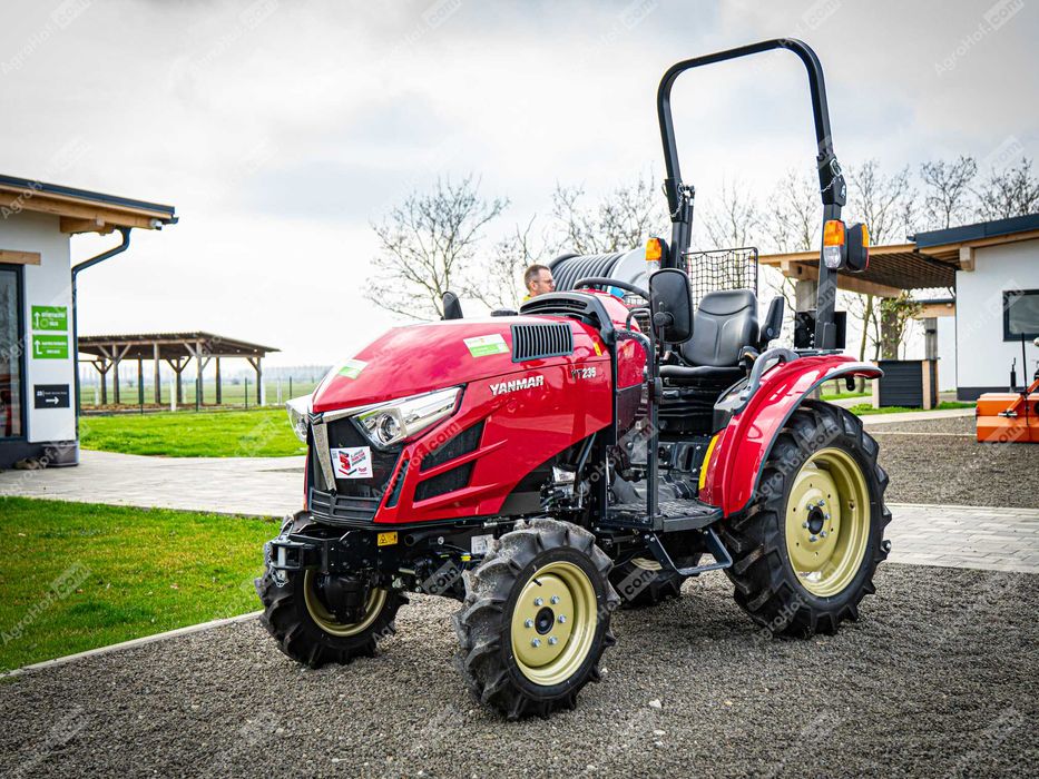 Yanmar YT235-R (demo) / Yanmar Japonez Tractor de 35 CP
