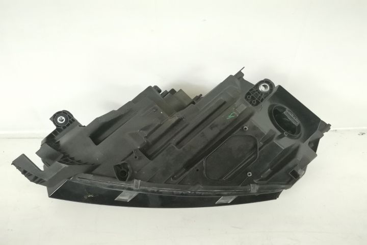 Фар Дясно Оригинален Лед В Добро Състояние Crystal Lighting Шкода Окта