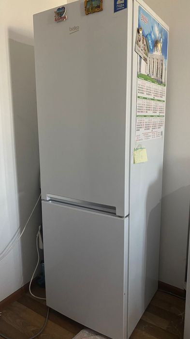 Продам холодильник буу