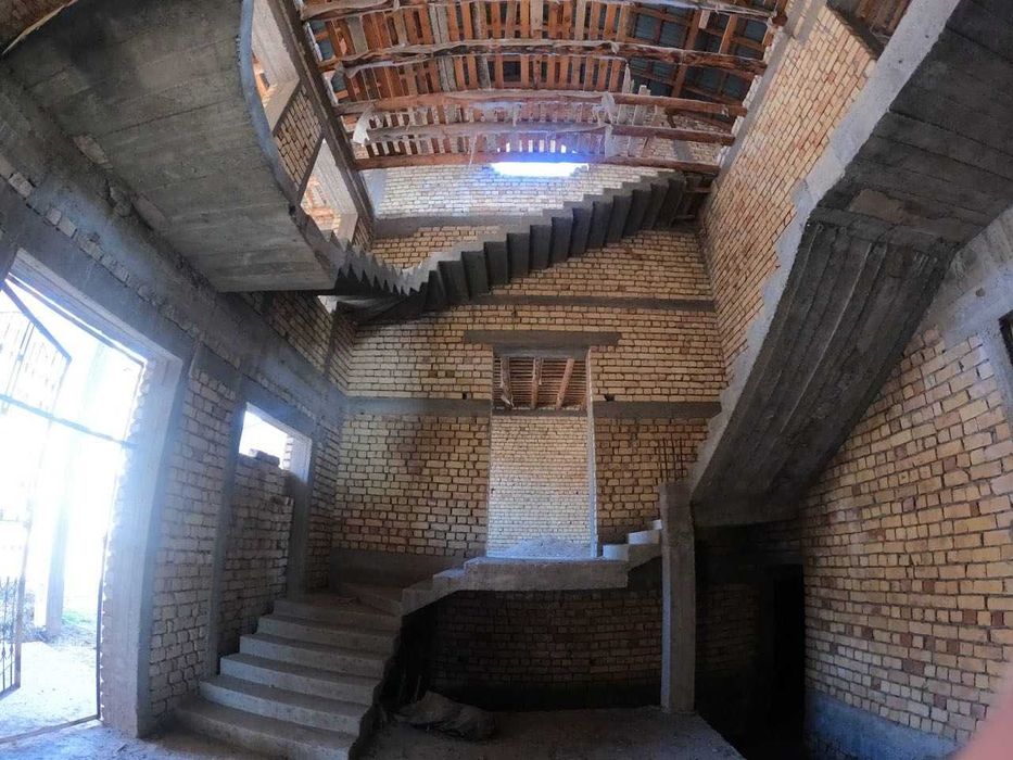 Islomobod mahallasi. 12sotix yerda 2kav uy(qobiq) yer narxida sotaman.