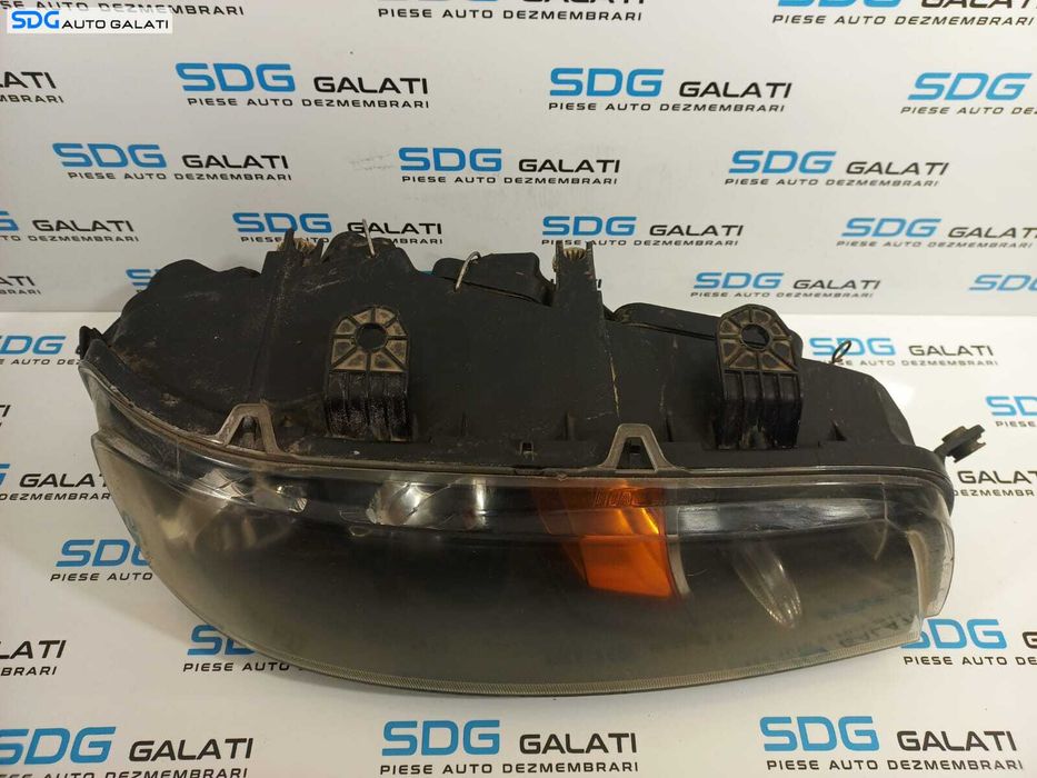 Far Dreapta cu Lupa FARA Xenon EUROPA Fiat Punto 1998 - 2005 [L2151]