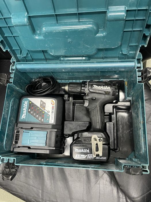 Винтоверт безчетков makita BL ddf 485 rtjb black series