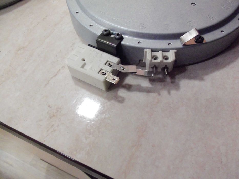 Плоча за керамичен плот- Ø200, 1800W/230v цената е за 1 бр плоча