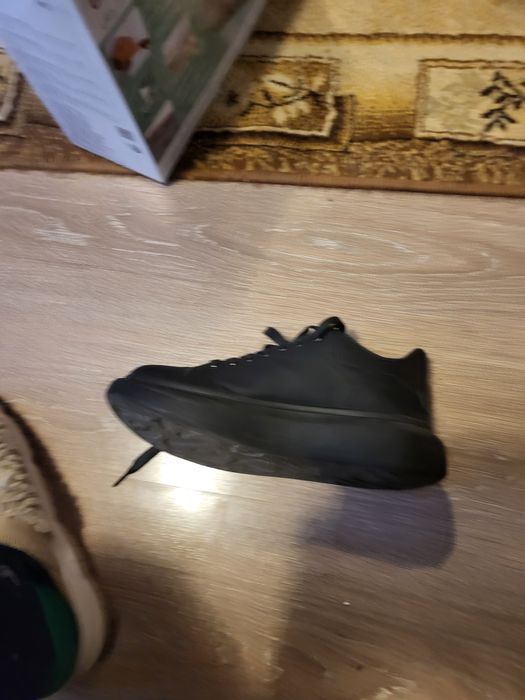 Vând papuci eleganți pentru zile onomastice