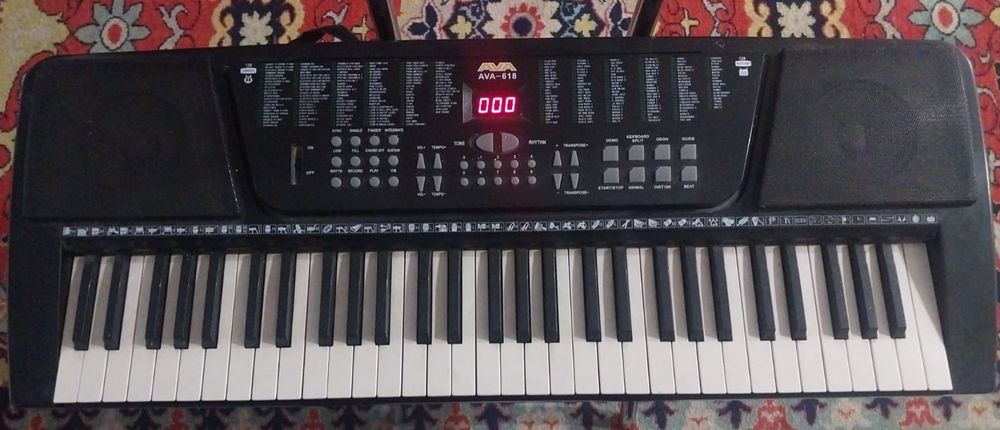Синтезатор Ava 618