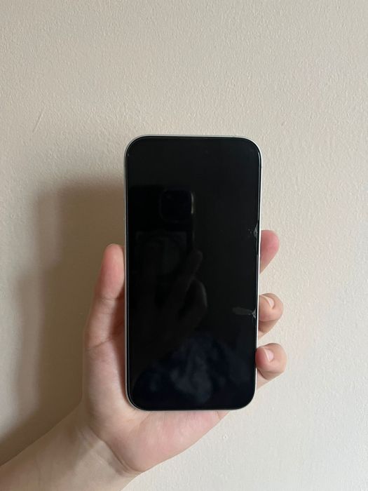 Iphone 16 белого цвета