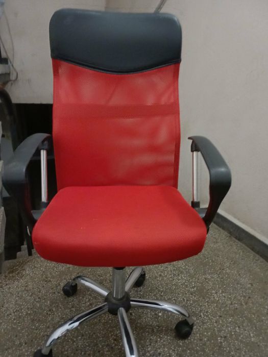 Стол в перфектно състояние