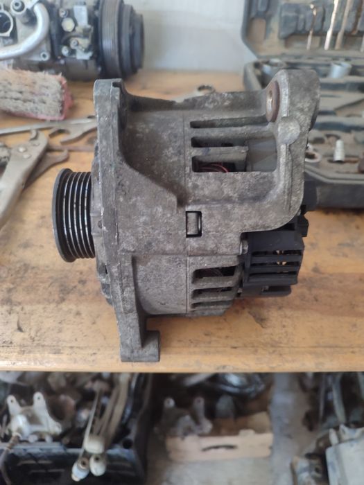 Генератор на Ауди А6 С5