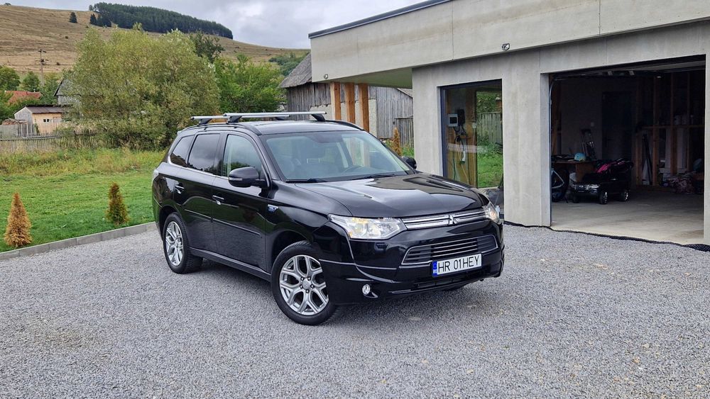 Mitsubishi Outlander PHEV 2.0 plug-in hybrid