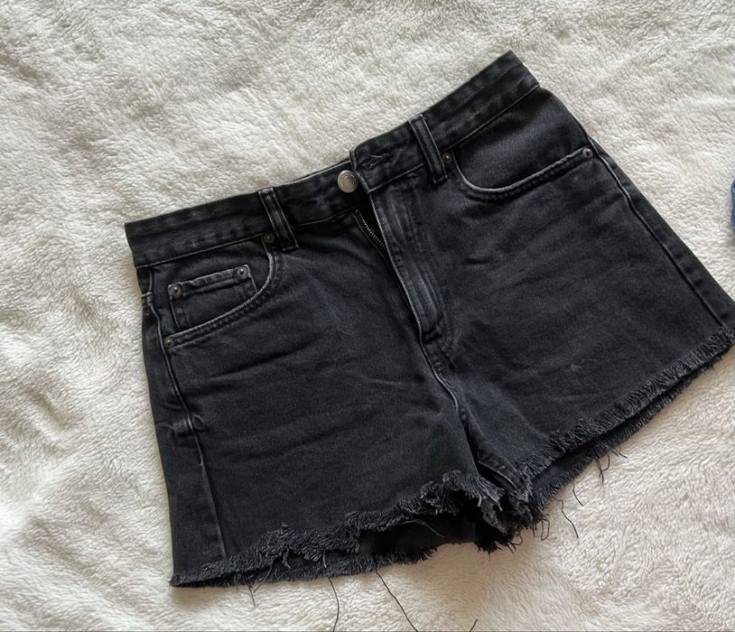 Blugi scurti marimea 38