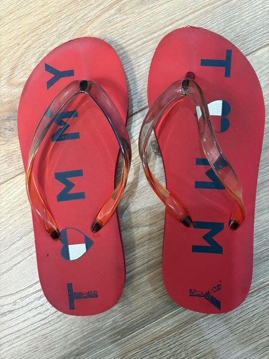 Продам сланцы Tommy Hilfiger на ребенка