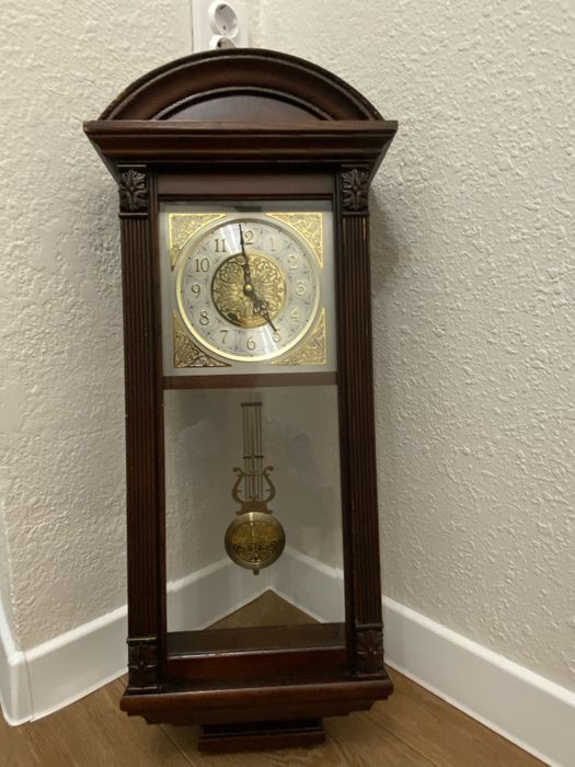 Настенные часы с боем