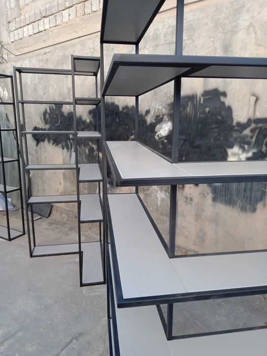 Стеллажи золотые  для магазина