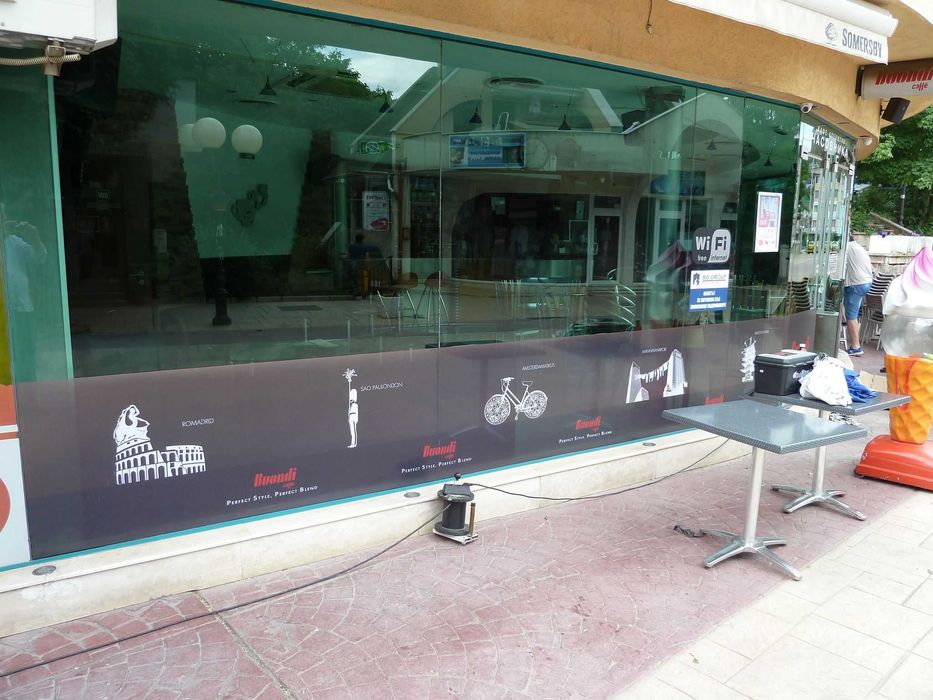 Печат на Винил, платнища перфо фолио, PVC фолио, външна реклама