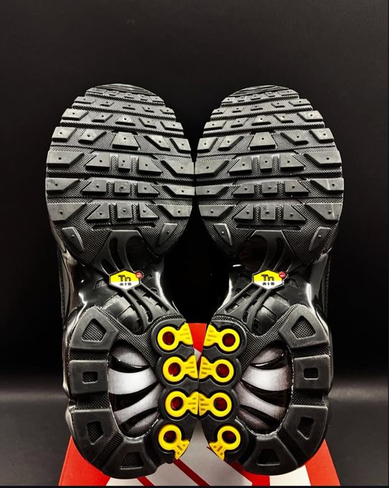 Nike Air Max Plus Triple Black - 40,41,42,43,44,45,46