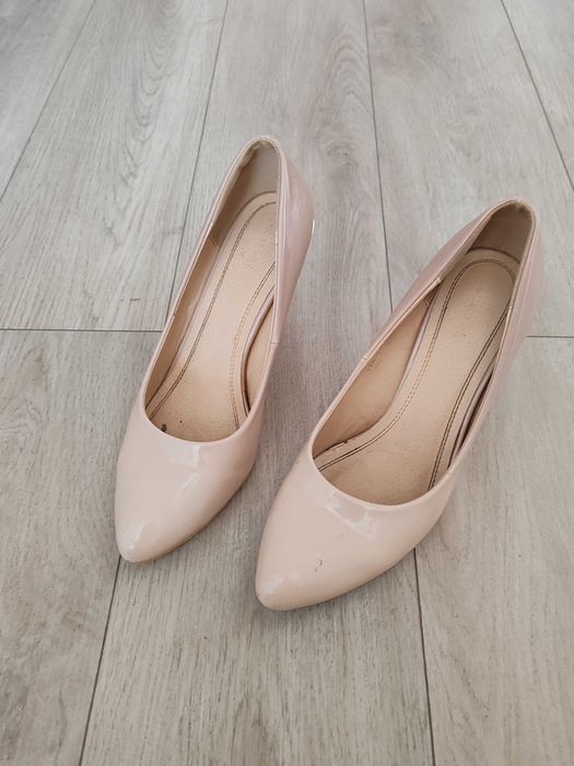 Pantofi cu toc ,40