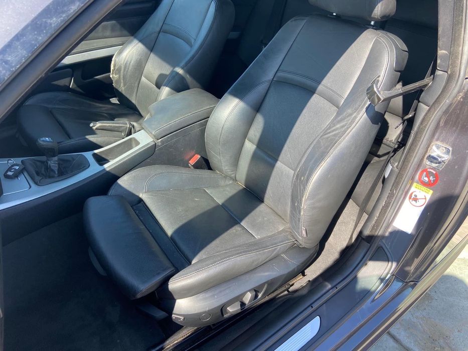 Dezmembrez BMW 320d M Pack E92 an 2008 2.0d N47 -177cp,Xenon,Jante M