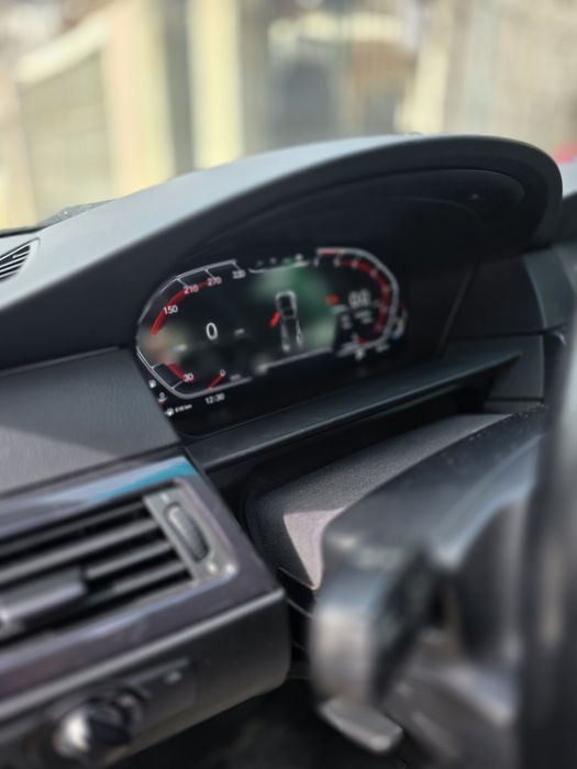 Bord digital pentru BMW