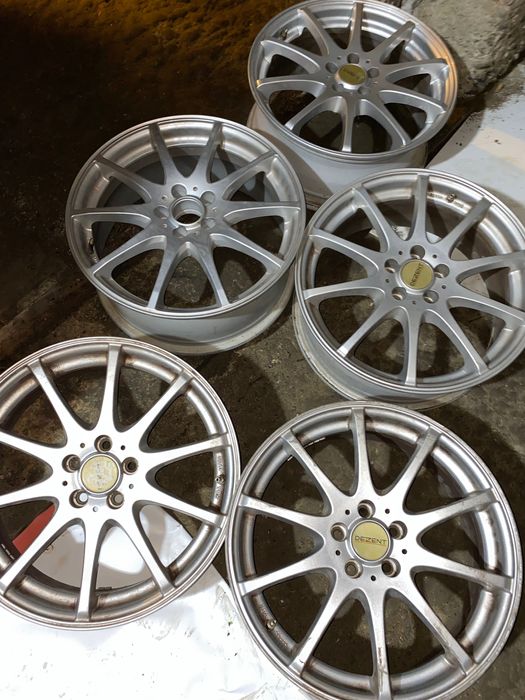 Vând jante de aliaj