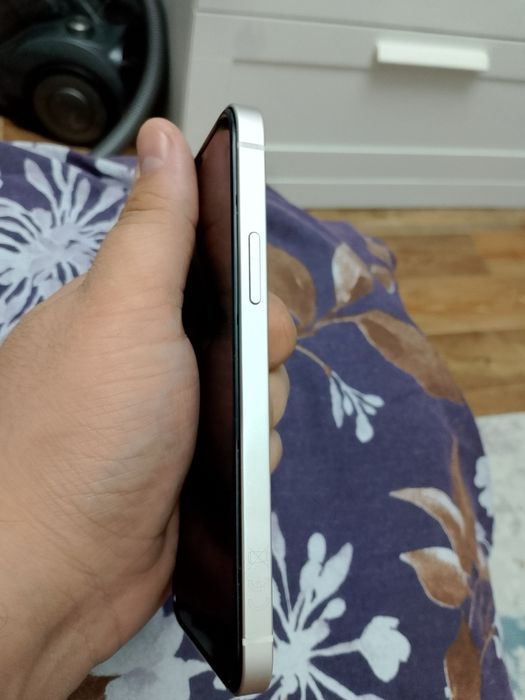 Продам Iphone 12, 64GB