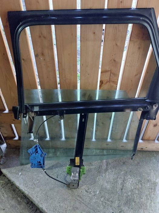 Geam cu macara spate Audi A4B6