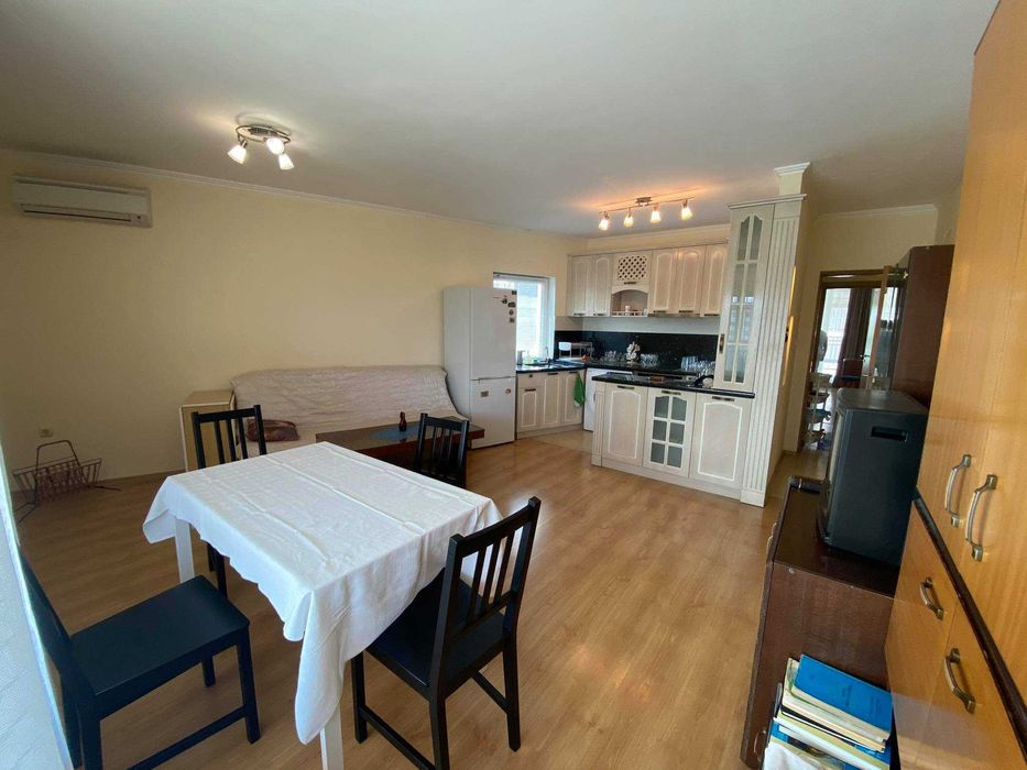 Дава се под наем Тристаен апартамент в Бургас, Славейков - 80 кв.м за 250 € - Снимка #1