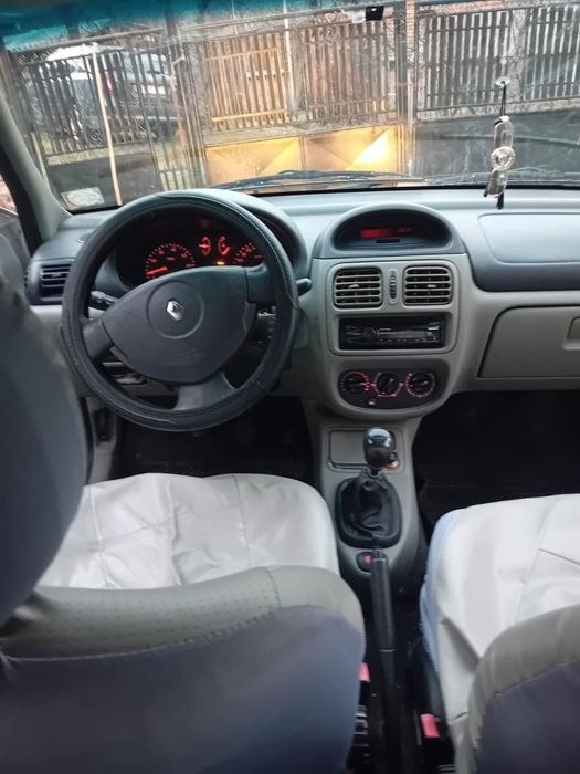 renault clio an 2002