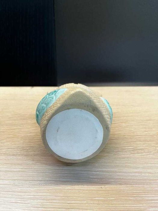 pusculita cu forma de bufnita colorata