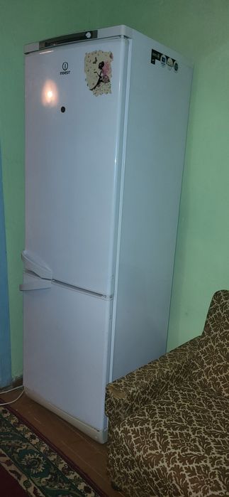 Холодильник " Indesit"