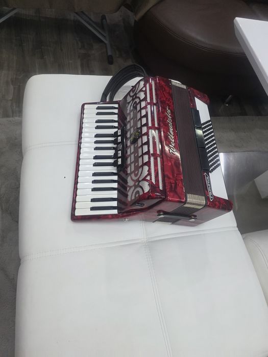 Acordeon Weltmeister 80 bași