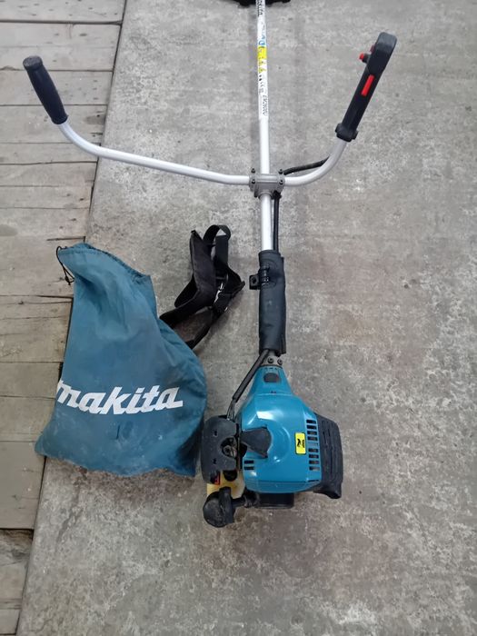 Motocoasa makita