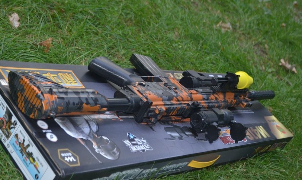 Игрушечный автомат М-416