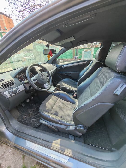 Opel Astra H GTC 1.6 Benzină – 2005 – ideal pentru piese sau recondiționare