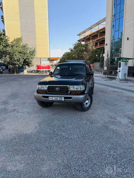 Легендарный Toyota Land Cruiser 80