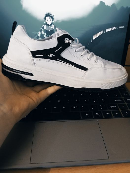 Летние кроссовки 43 размер