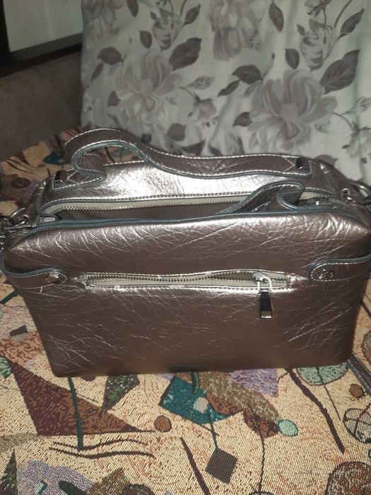 Сумка женская среднего размера