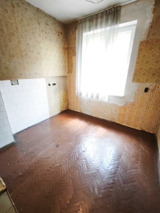 Продавам двустаен апартамент в гр. Перник кв. Изток
