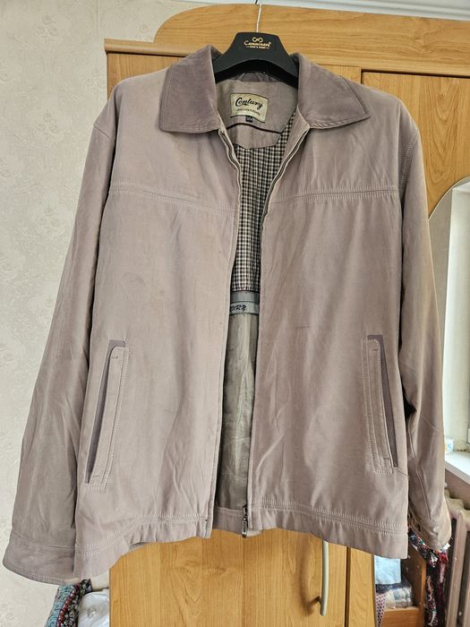 Продаётся Хорошая Осенняя куртка