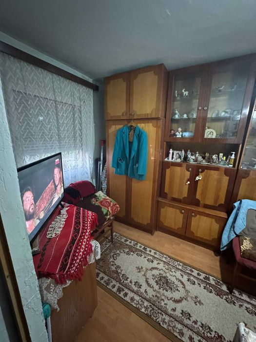 Vand apartament cu două camere